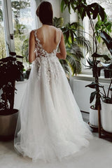 Elegant Long White A-line V-neck Lace Glitter Backless Wedding Dress with Slit