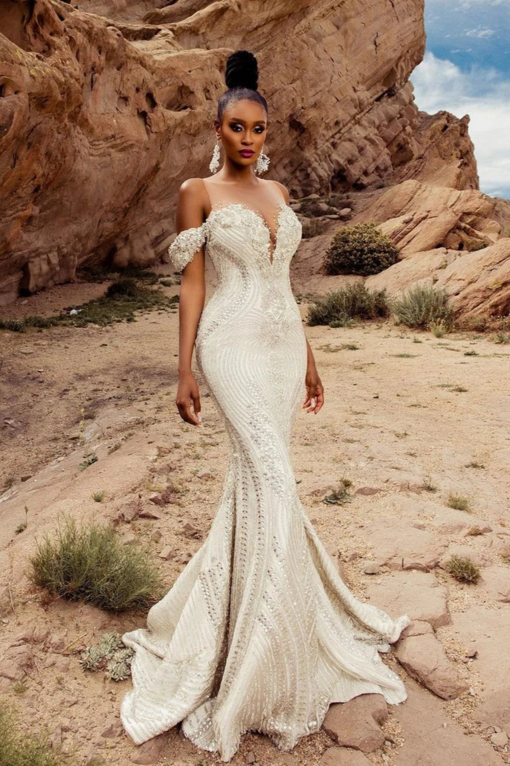 Elegant Mermaid Lace Off-The-Shoulder Sleeveless White Wedding Dresses With Beading