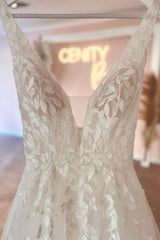 Elegant sweetheart V-neck sleeveless a-line lace Wedding dresses-misshow.com