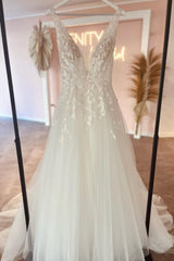 Elegant sweetheart V-neck sleeveless a-line lace Wedding dresses-misshow.com