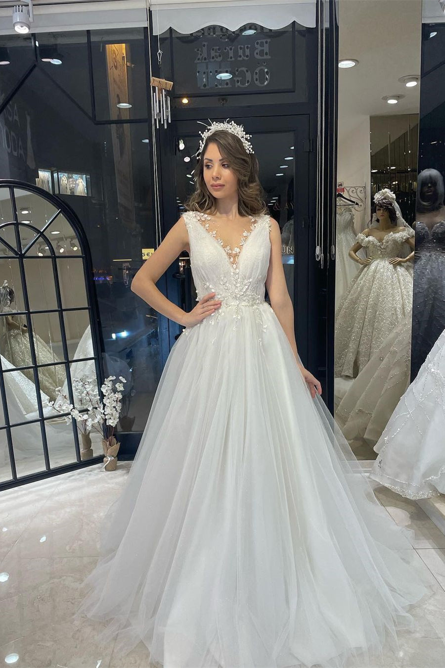 Fabulous Floor Length V-Neck Sleeveless A-Line Tulle Wedding Dress-misshow.com