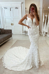 Glamorous Mermaid Straps V-neck Flowers Wedding Dress With Train-misshow.com