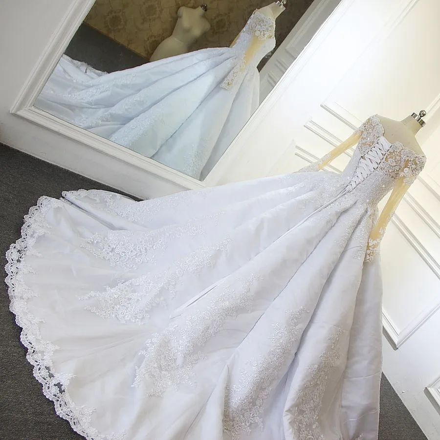 Luxurious Princess White A-line Long Sleeves Lace Wedding Dress-misshow.com