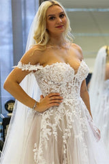 Modern A-line Off-the-shoulder Sleeveless Wedding Dresses With Lace-misshow.com