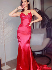 Sheath/Column Silk like Satin Spaghetti Straps Sleeveless Applique Prom Dresses