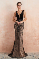 Looking for Prom Dresses,Evening Dresses,Homecoming Dresses,Quinceanera dresses in Lace,Velvet, Mermaid style, and Gorgeous Sequined work  MISSHOW has all covered on this elegant Stylish Deep V-Neck Black Beading Mermaid Prom Dress Sleeveless Slim Evening Party Gown.