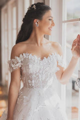 Vintage A-Line Lace Off-The-Shoulder Sleeveless White Wedding Dresses With Appliques