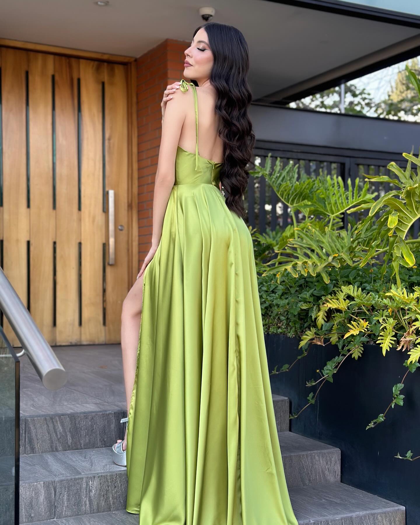 Vintage A-Line Satin Off-The-Shoulder Sleeveless Green Prom Dresses With Ruffles Split