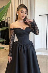 Vintage A-Line Satin Sweetheart Long Sleeve Black Prom Dresses With Appliques