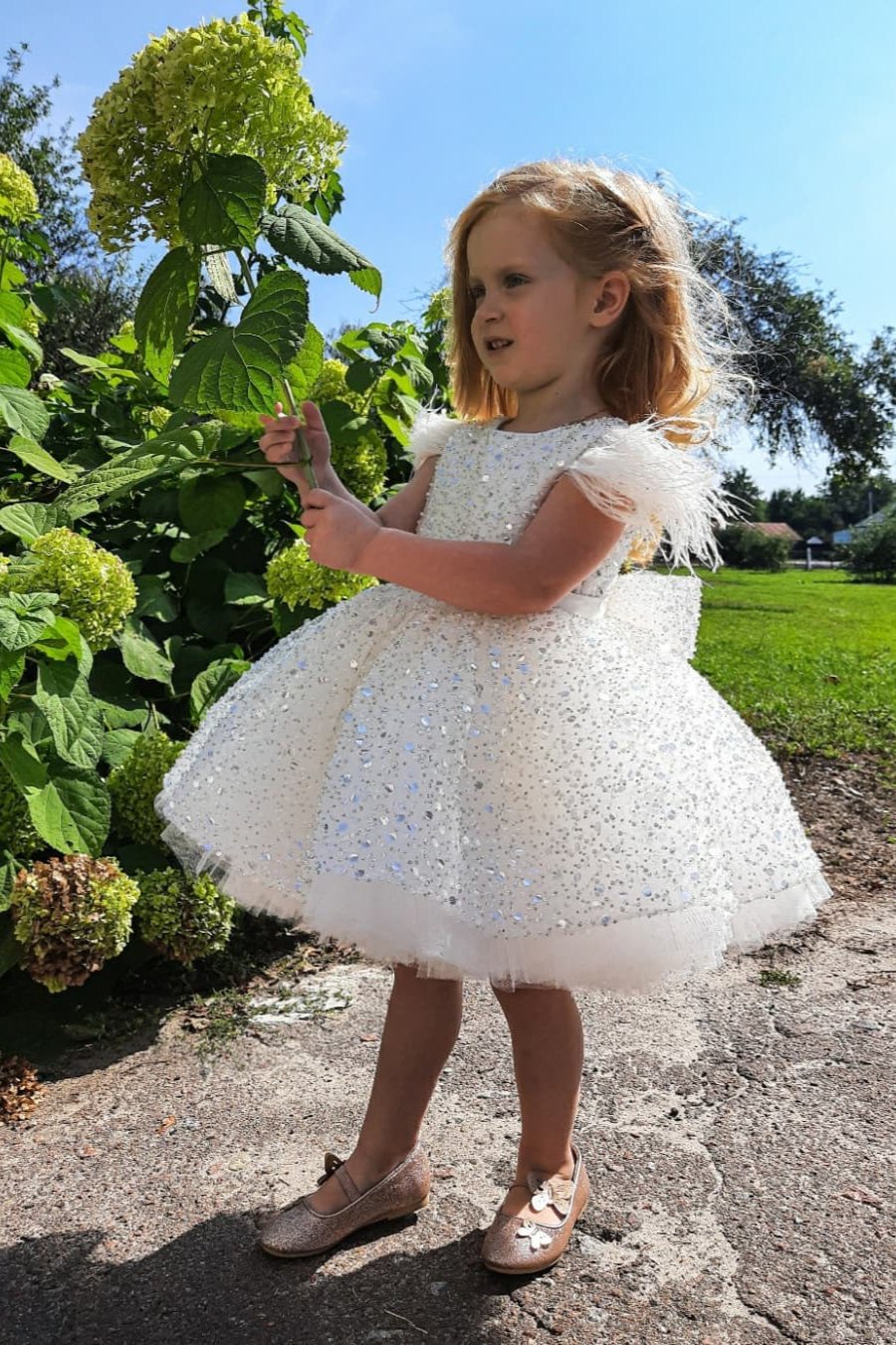 White V-Neck Sleeveless Sequined Flower Girls Dresses